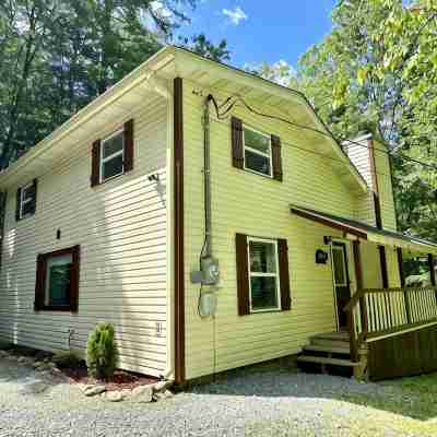 Secluded 3 Bed 2 Bath Home w/ Game Room & Hot Tub 5 Miles to Dollywood Hotel Exterior