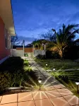 NEMO HOUSE-Luxury Beachfront on perfect Beach-Perfect for 4 couples / 2 families - 4 ดาว