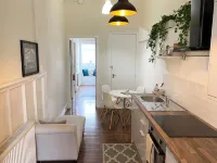 Stunning 2-bed flat with private patio in heart of the west end - พร้อมระเบียง