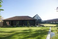 Channels Hotel - parking