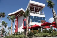 Clearwater Beach Condo 3 BR fits 6-8 ppl - Private Pool