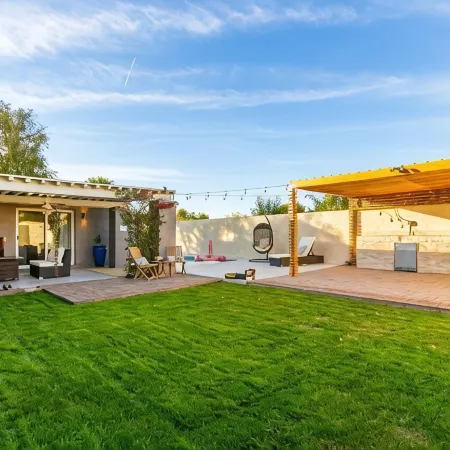 Pool and Beautiful Tempe - Scottsdale Home!