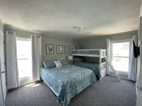 Sunset Beach HGTV Winner! Great Location, Steps to Beach! - Boutique