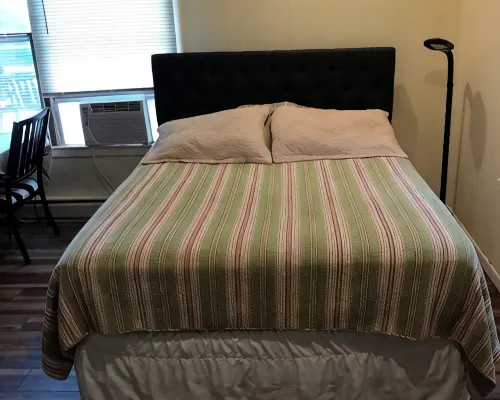 Entire Guest Suite in Haus Edelweiss on the Blue Ridge Parkway Отели в г. Мак-Дауэлл