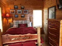Greers Ferry Lake - Crockett's Escape Cabin with 6 person hot tub -  Privatzimmer