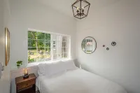 The Retreat at August Ciderhouse- Farmstay 5 minutes from Edmonds-Seattle ferry - Boutique