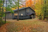 Total Seclusion! Hot tub,  Traverse City downtown 10 min, Booking for summer! - 3-Star