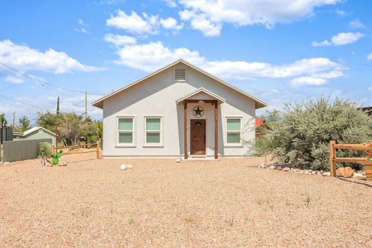 Experience the Wild West in Style: Unforgettable Getaway in Tombstone, Arizona!!