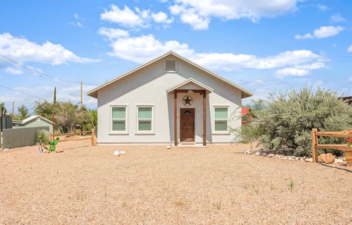 Experience the Wild West in Style: Unforgettable Getaway in Tombstone, Arizona!!