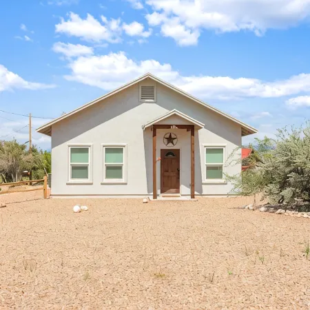 Experience the Wild West in Style: Unforgettable Getaway in Tombstone, Arizona!!