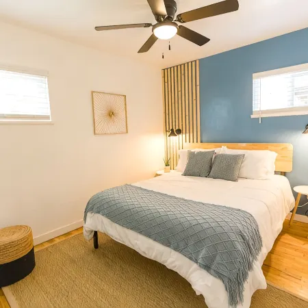 Modern Bliss: Chic Retreat w/ Stylish Amenities, Ideal for Vacation & Family Fun