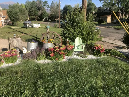 BEAUTIFUL CENTRAL AREA - CLOSE TO ALL ATTRACTIONS COLORADO SPRINGS HAS TO OFFER! - Apartments