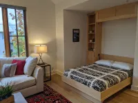 Downtown Loft on Lupfer - شرفة