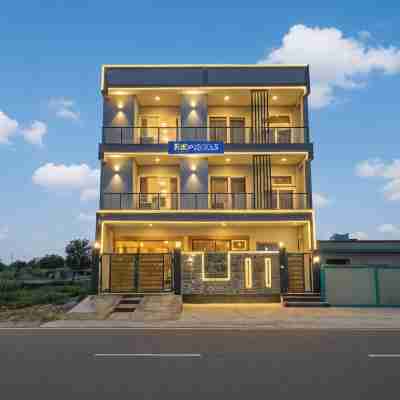 FabHotel the Viraaj - Gaur City Mall Hotel Exterior