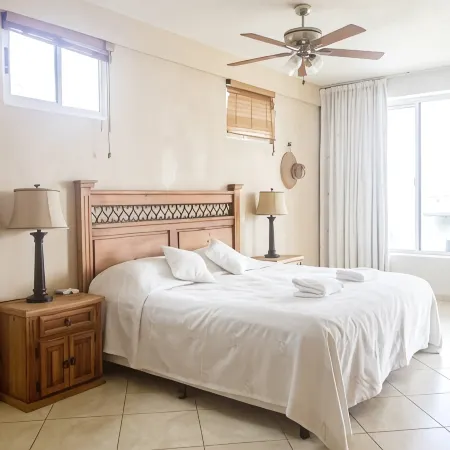 Spectacular Beach View---Quiet and Relaxing--Large Private Beach!!!!