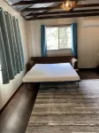 Cozy Home with Hot Tub, River View & Fire Pit! - Feriehus