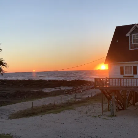 Stunning beach views-100 steps to beach-Huge deck