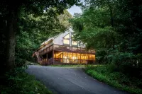 Upscale and Family-Friendly in Wintergreen - Pools