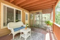 Private Master Bed/Bath with Separate Entrance and Porch. - Wifi