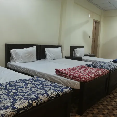 Relax Inn Hotel 길기트 호텔