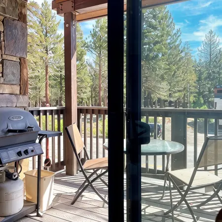 Fireside Condo at the Village - Sleeps 4 - Newly Remodeled