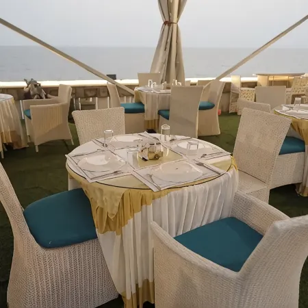 State Beach Resort & Spa