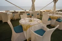 State Beach Resort & Spa - parking