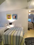 Great Location. Steps to McKinley Beach Walk to Town. Lg Private Yard,Fire Pit. - Beach
