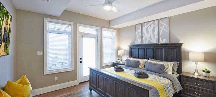 SRS  Sunrise Suite ~ Private 2 King Apartment with Parking Hotels in Kitchener