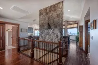 Seascape Villa - Oceanfront panoramic view - Hot tub - 4-Star