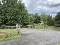 Holly Hill Farm House, Only 6 Miles from Downtown Mount Airy, NC, Sleeps 4 - 3성급