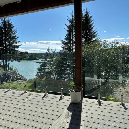 Eagle’s Nest River and Mountain View. Walking Distance to the Airport.