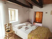 Vila Flori Peaceful House, Natural Protected Area, 20 Minutes Drive to the Sea - Homestays