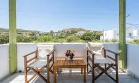 Pente Elies Milos - balcony