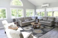 Family Oasis with Pool, Game Room, & Outdoor Kitchen - Walk to Beach & Trails! - Fitnessstudio
