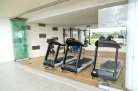 Amazing Beachfront 2 Bedroom Luxury Apartment - Fitnessstudio
