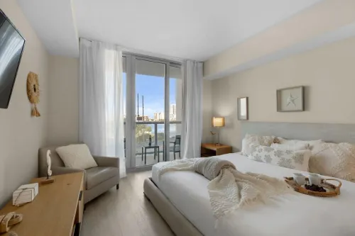 Infinite View with Balcony, Pool, Gym Plus Near Beach - de playa