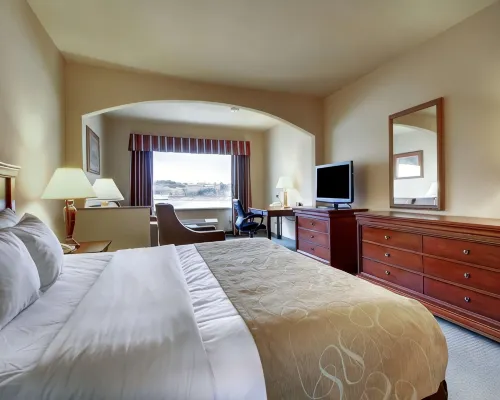 Clarion Suites - Parking
