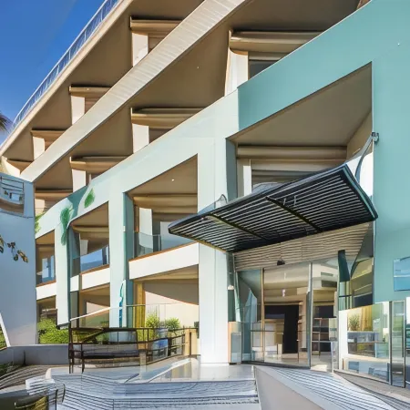 Steris Elegant Beach Hotel & Apartments
