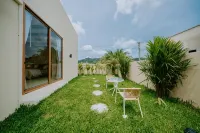Azure Tropical Pool Villas - pemandangan pegunungan