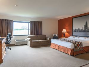 Super 8 by Wyndham Elgin