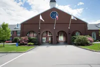 Colonial Hotel Hotel di Fitchburg