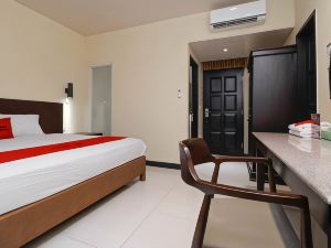 RedDoorz Plus Near Halim Perdanakusuma 2