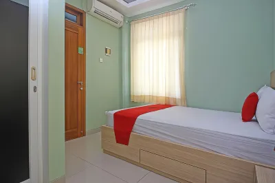 RedDoorz near Solo Balapan Station Hotel di Kecamatan Banjarsari