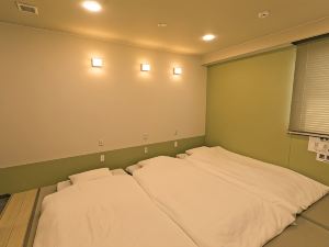 Wild Cherry Blossom-Hostel,Tokyo Koganei-