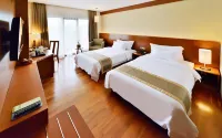 Oak Tree Emerald Hotel & Conventions Semarang Hotels in Gajahmungkur
