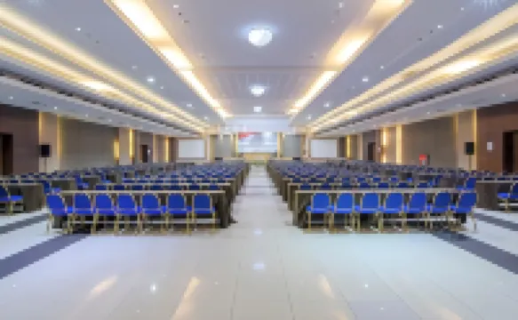 Grand Serpong Hotel