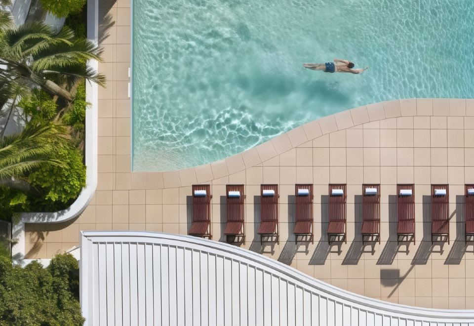 크라운 프롬나드 퍼스