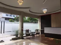 Royal Guesthouse Bandar Lampung Hotels in Kupang Kota