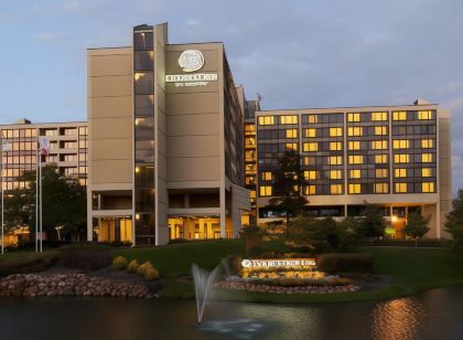 DoubleTree by Hilton Chicago - Oak Brook